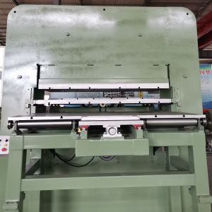 400mm Piston Stroke Rubber Vulcanizing Press for Products in Manufacturing Plant