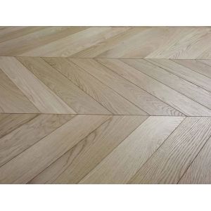 China Two Layers Chevron Engineered Oak Flooring with E0 Formaldehyde Emission and 25 Years Residential Warranty at 45 Degree Angle on sale