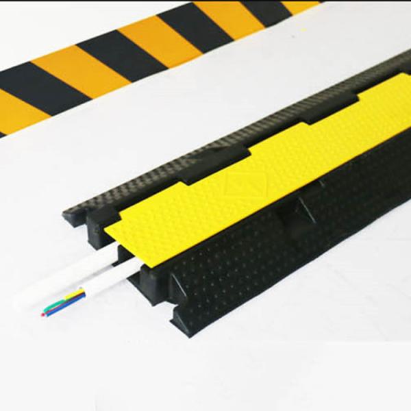 2 Channel Large Rubber Mats Heavy Duty Cable Protector Ramp With 4 Bolts