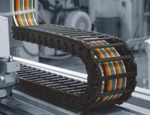 Shielded Abrasion- and Oil-resistant PUR Robot Cable for Dynamic Bending and