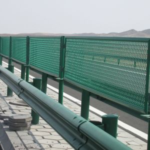 Straight Barrier Galvanized Metal Fence Anti Dazzle Metal Mesh Fence For Highway