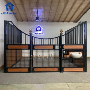 3.5x2.2m European Horse Stalls With Feeder Breathable And Safe Customizable