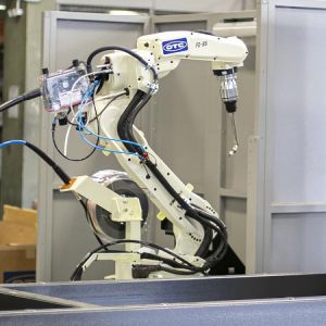 White Used Welding Robot 6 Axis Arm Robot Robotic OTC Welding Machine
