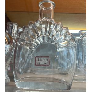 500ml 700ml Round Shape Clear Glass Wine Bottle for Beverage Whisky Rum Tequila