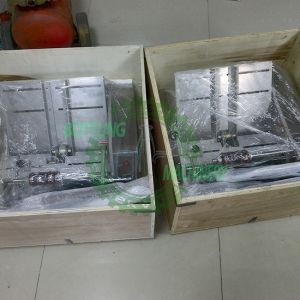 Semi-Auto Wet Cold Glue Paper Medicine PE Bottle Labeling Machine