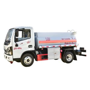 China 2000 Liters Carbon Steel Diesel Petrol Tanker Oil Tank Truck with Automatic Left Hand Drive and Manual Transmission on sale