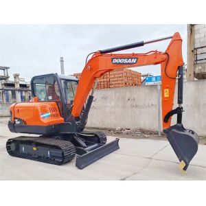 0.21 m3 Bucket Capacity Doosan DX55 Crawler Chain Excavator in Korea with Strong