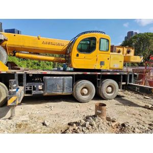 2013 Xg 35t Truck Crane 4 Shafts Maximum Lifting Height 40m for Customer