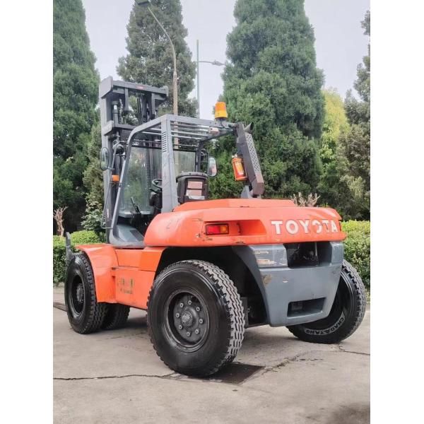 8 Tons 4 Meters Secondhand Diesel Lifting Machine Toyota 80 Forklift In Original Red