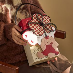 Candy Branded Cardboard Boxes 10cm 15cm Handheld Biscuit Packaging Box