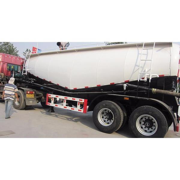 2 Axles V Type Tank Semi Trailer For Dry Powder Meterial Carry 40 - 45 M3 Capacity