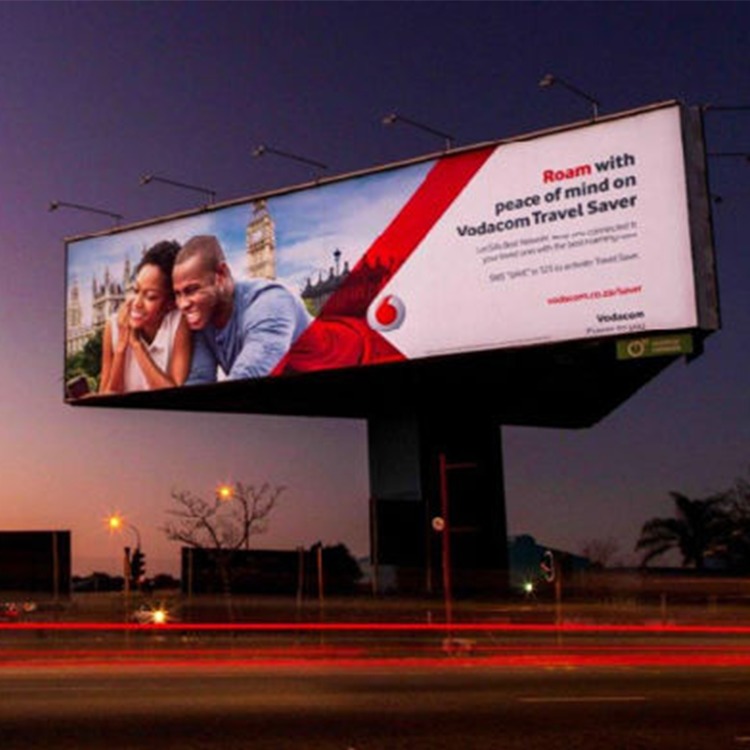 Outdoor LED Display Screen with P4 Pixel Pitch 1920Hz-3840Hz Refresh Rate and