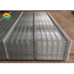 Low Carbon Steel Welded Mesh Fence V curves easy installation