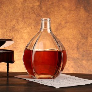 Custom Make 700ml Clear Empty Brandy Glass Bottles with Aluminum Plastic PP