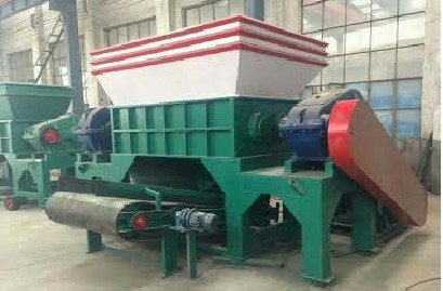 Quality vertical wood pallet shredder HY1300 capacity 6 to 8 ton per hour wholesale