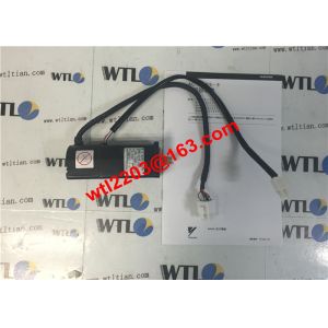 Compact Yaskawa AC Industrial Servo Motor SGME-01AF-J26 100W 200V