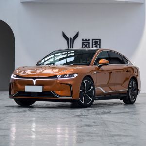 China High Speed 2024 Voyah Passion Hybrid 4WD Electric Vehicles with Dual Motor to Benefit on sale