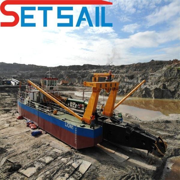 Customized Request Powerful Diesel Engine 20 Inch Sand Dredger with Hydraulic