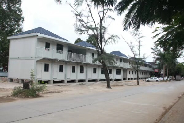 Light Prefab Workforce Housing 20 Feet Flatpack Easy Assemble Living Container House