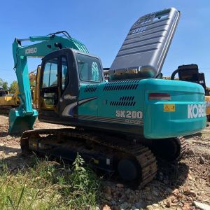 China Powerful Used Kobelco Excavator SK200 with 150 Horsepower and Full Horsepower Control System on sale