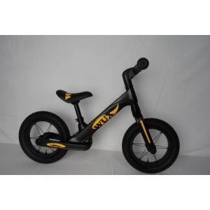 China Alloy Frame Lightweight Childrens Bikes OEM With Plastic Wheels on sale