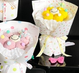 Thickened cowhide, playful and colorful flower packaging paper