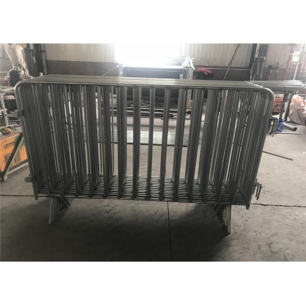 Hot Dipped Galvanized Crowd Control Barriers 1100mmx2500mm width 300gram/sqm hot