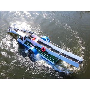 Floating Algae 8CBM Aquatic Plant Harvester Is Designed To Be Nine Meters