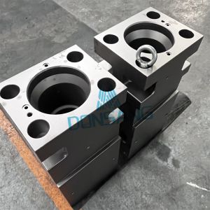 HB20G HB30G Front Head Cylinder Hydraulic Breaker Spares DS13C