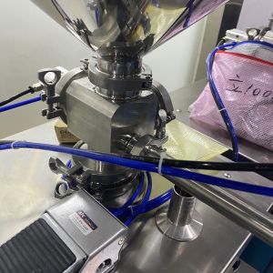 Pneumatic Horizontal Cream and Liquid Filling Machine Cosmetic Filling Machine