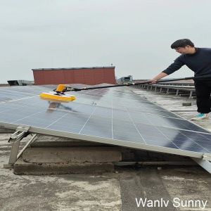 Artificial Control Photovoltaic Roller Solar Panel Cleaning Brushes with Water