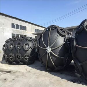 ISO17357 PIANC2002 Pneumatic Rubber Fender 4.5*9.0M CTN Marine Floating