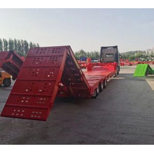 Van Type Hydraulic Steering 3 Axle Low Bed Trailer For Oversized Cargo Transport