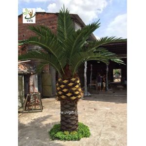 UVG PTR056 big artificial tree trunk with fake coconut palm trees for park