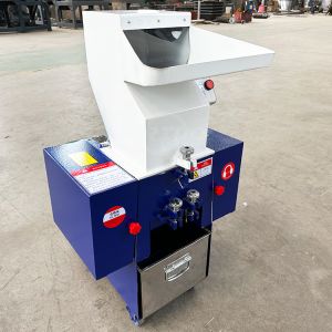 Durable Construction Plastic Crusher and Shredder for Versatile Application with