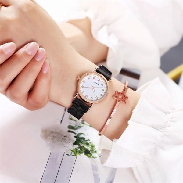 Milan Magnetic Strap Women Quartz Watch 29mm Case Push Crown