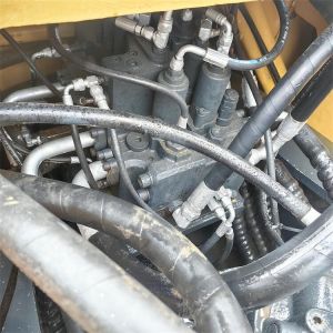 Used Hyundai 305 Excavator with 1.38m3 Bucket Capacity and Low Working Hours in