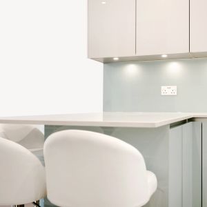 White Lacquer Finish Modern Designs Kitchen Cabinet Compact Kitchenette With