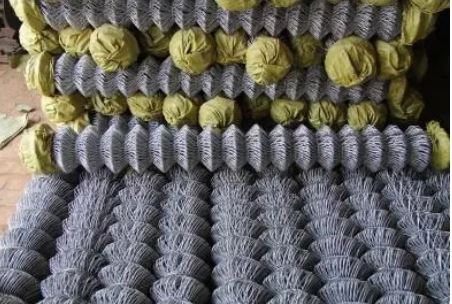 Rodent Proofing 3.0mm-4.00mm Cyclone Chain Wire Fencing With Top Barbed Wire