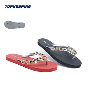 Diamond Decoration Ladies Flip Flop With Metal Luster Textured Strap