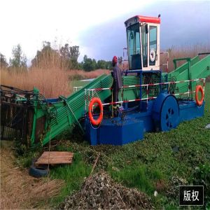 Water Cleaning Large Floating Aquatic Weed Harvester 2M Harvesting Width