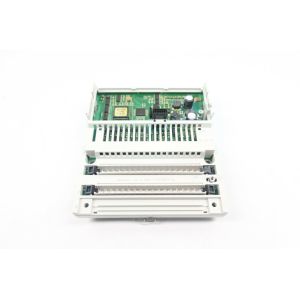 Schneider 8-Channel Differential Current-to-Analog Input Module for Precise Measurement