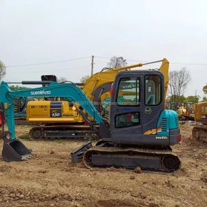 Used SWE 60E 6 Ton Excavator in Good Condition with Original Hydraulic Cylinder