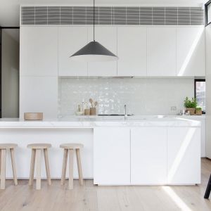 Moisture Proof Modular White Melamine Kitchen Cabinet With Sink And Faucet