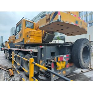 50 Tons Xg Mobile Truck Crane with Maximum Lifting Height 40m and 4 Shafts from