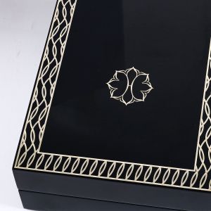 Custom Logo Luxury Wooden Perfume Gift Box with Magnetic Closure and High-Gloss