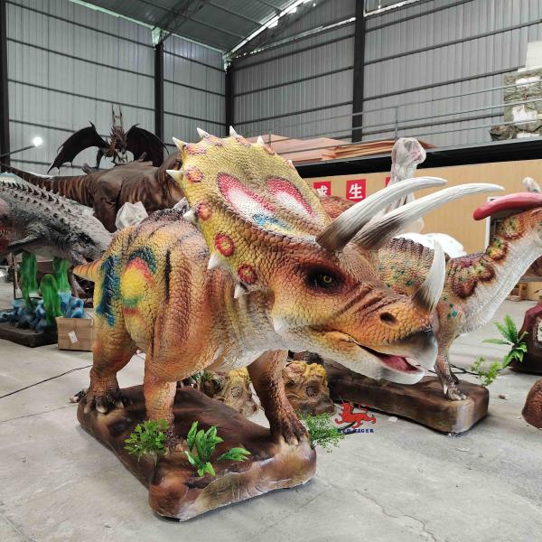 Quality Bespoken  Amusement Park Eyes Blinking Dinosaur Triceratops Model wholesale