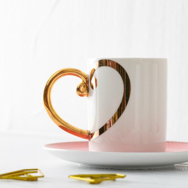 Quality Red Unique Fox Decal Design Ceramic Coffee Cup And Saucer With Golden Handle wholesale