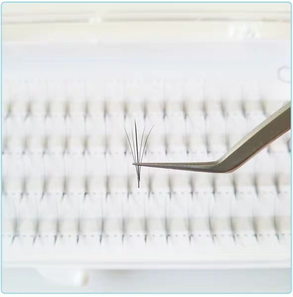 Wholesale High Quality Natural pre made volume fans eyelash extensions 2D/3D/4D/5D/6D/7D/8D/10D/20D manufacturer