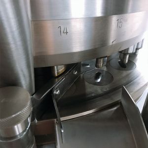 Anti Rust Function Pharmaceutical Equipment Rotary Type Chicken Block Tablets